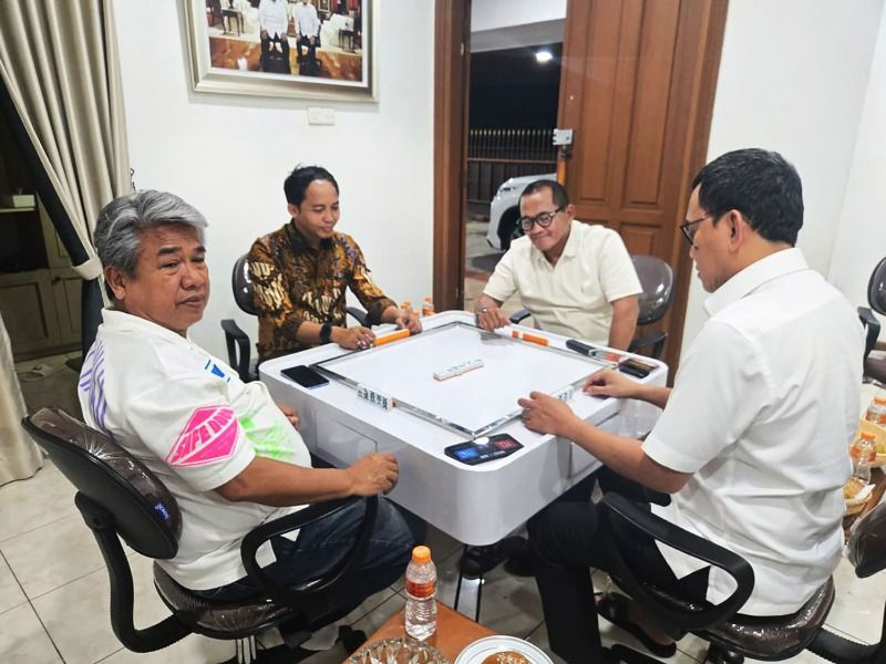 Raja Juli dan Karding Disorot Usai Main Domino Bareng Azis Wellang
